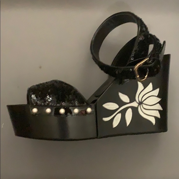 Chanel Black Sparkle Wedges - Picture 3 of 4